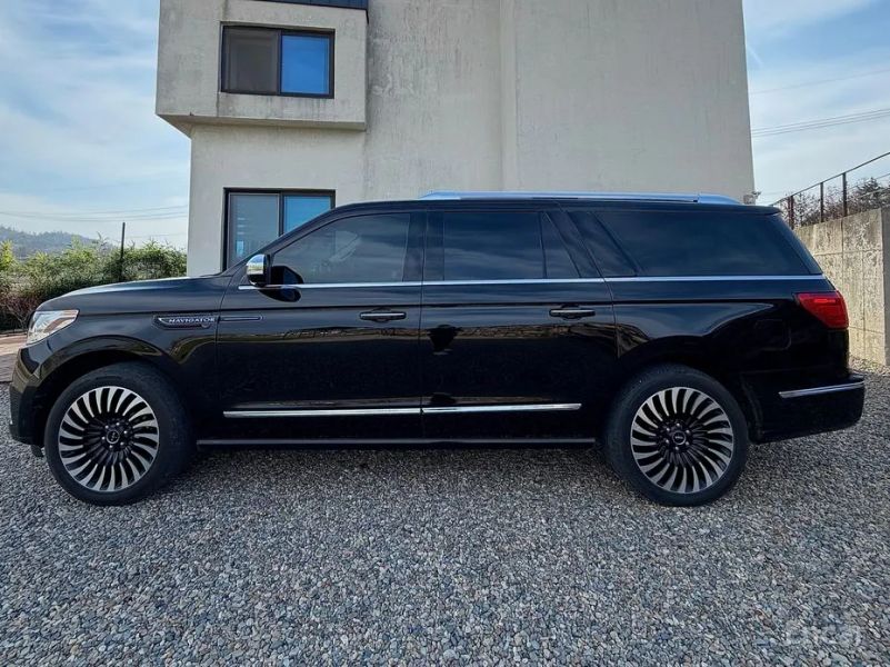 Lincoln Navigator