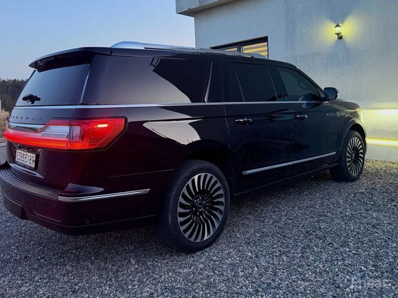 Lincoln Navigator
