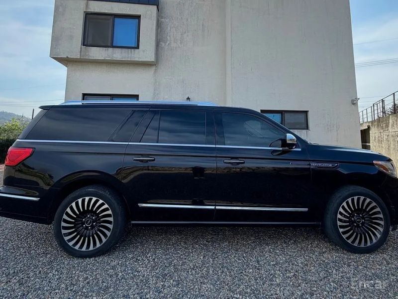 Lincoln Navigator