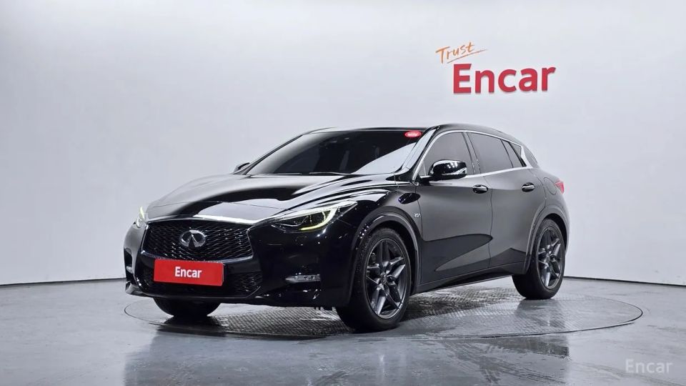 Infiniti Q30