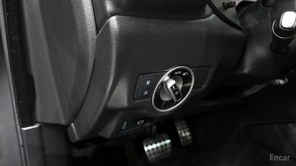 Infiniti Q30