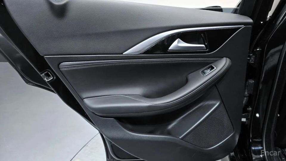 Infiniti Q30