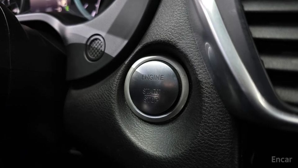 Infiniti Q30