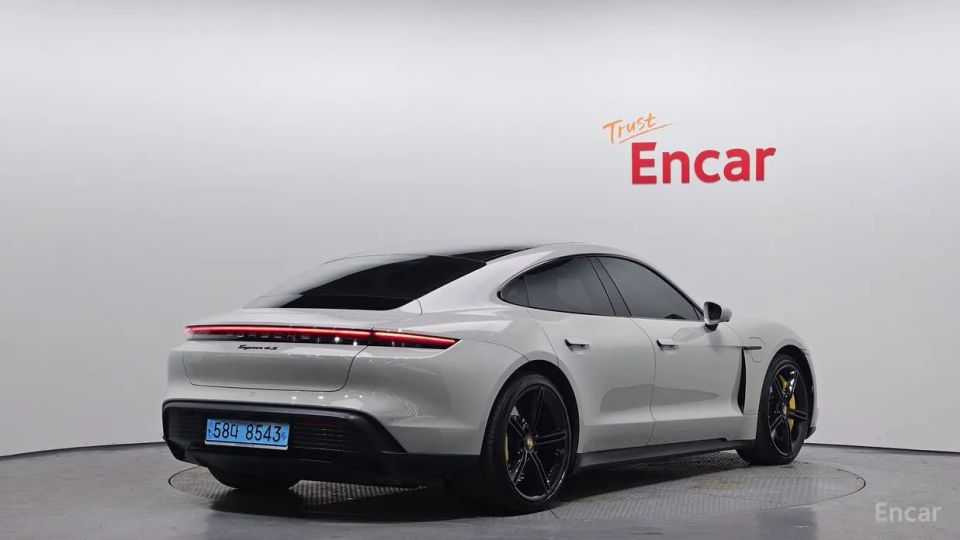 Porsche Taycan