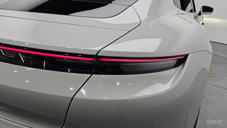 Porsche Taycan