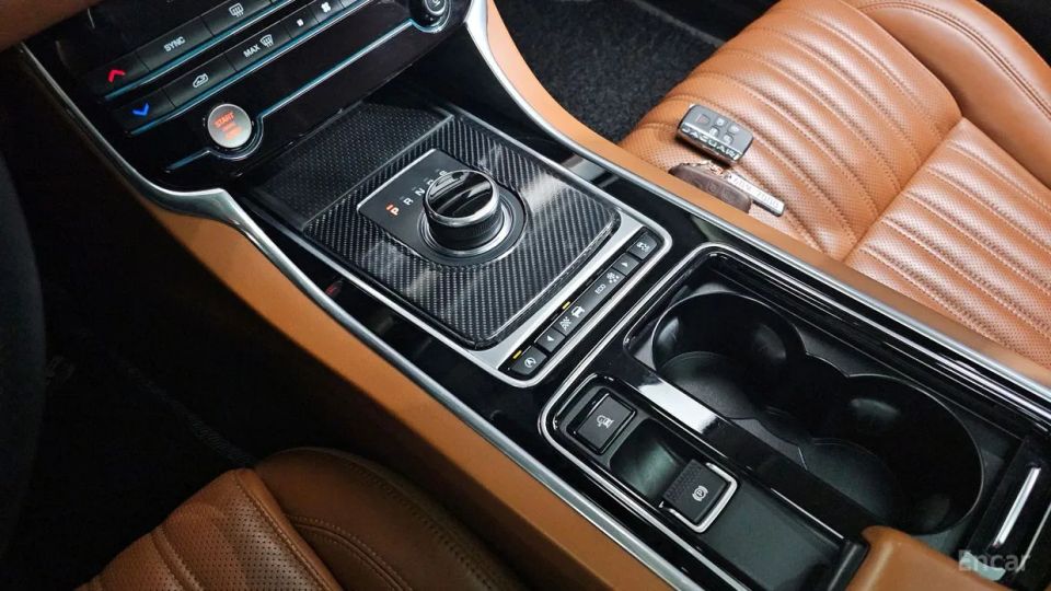 Jaguar xf