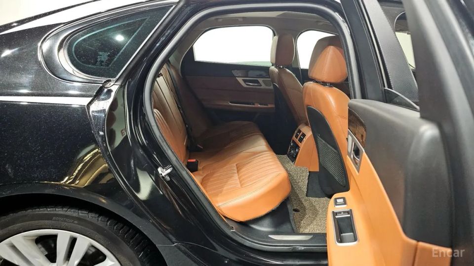 Jaguar xf