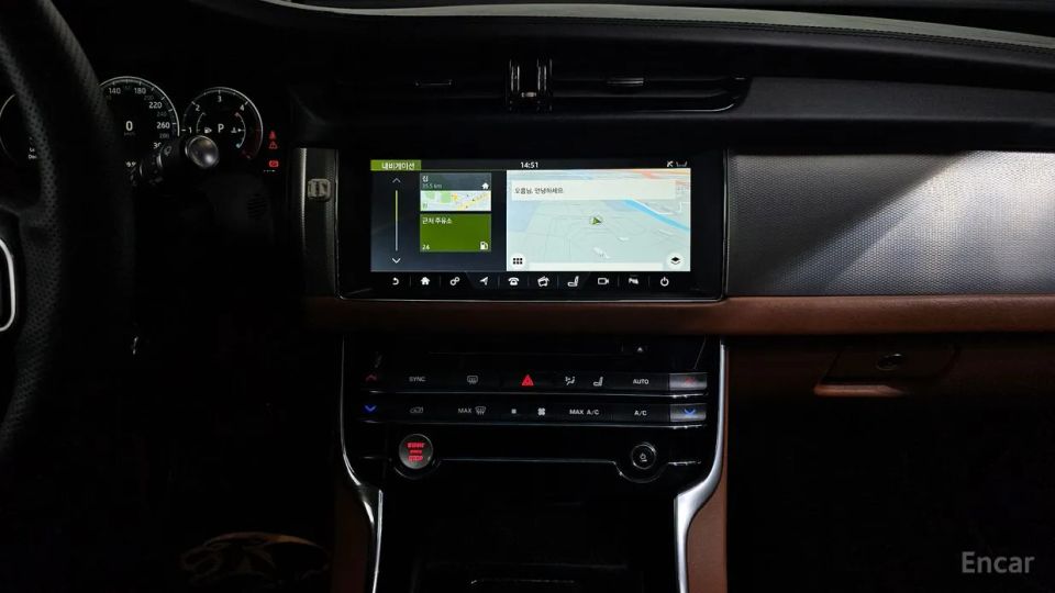 Jaguar xf