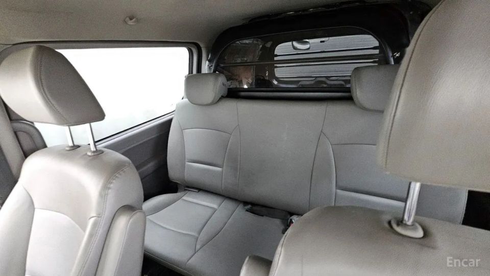Hyundai Starex