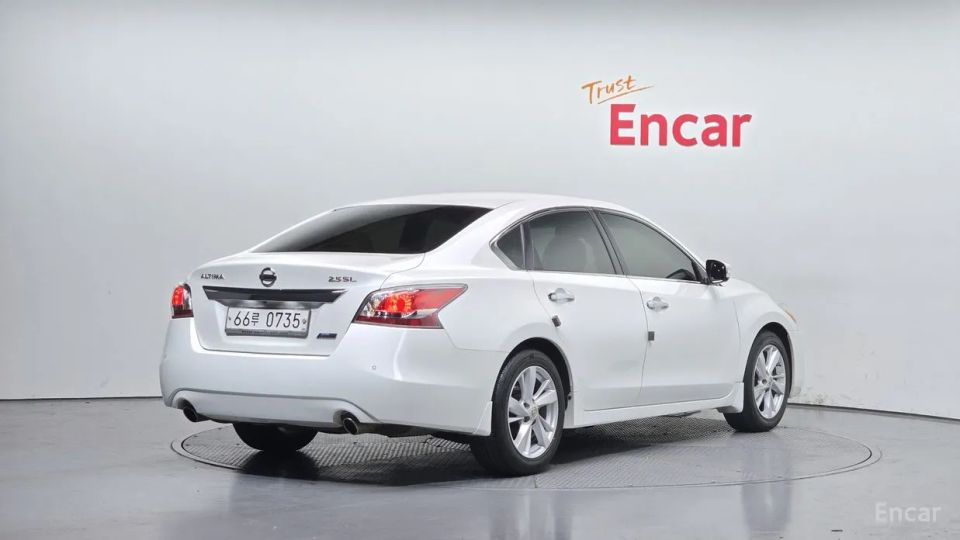 Nissan altima
