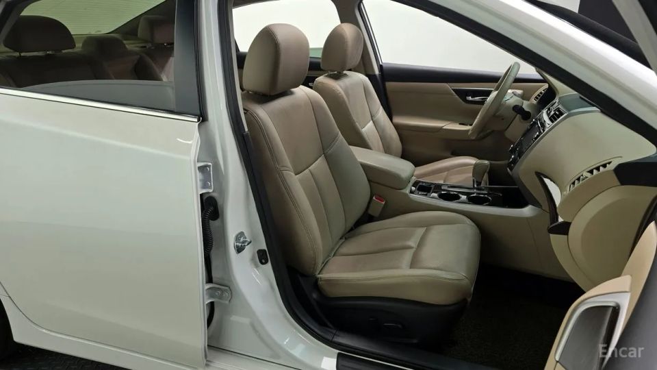 Nissan altima