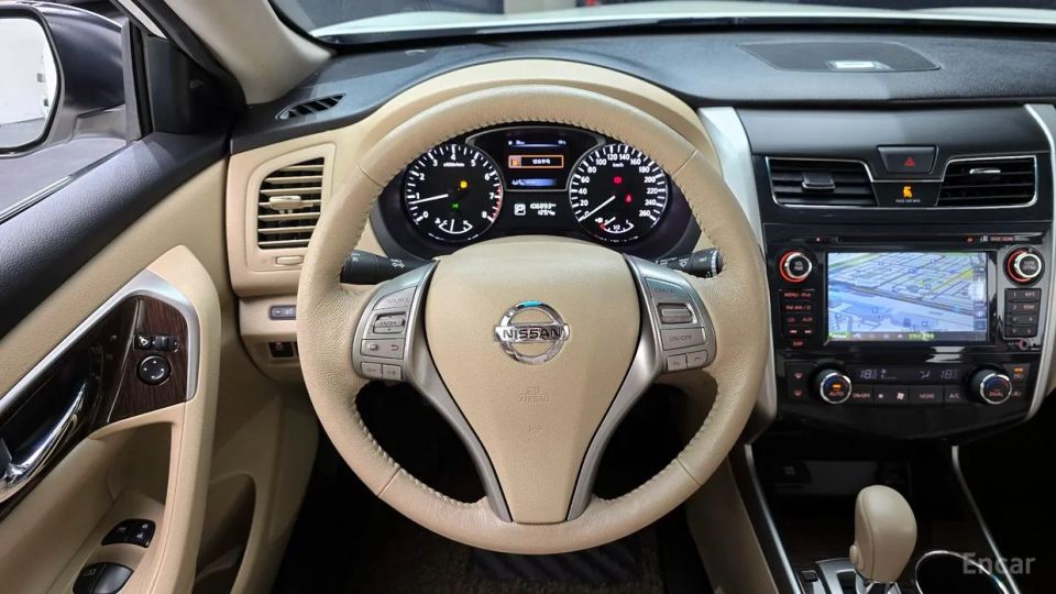 Nissan altima