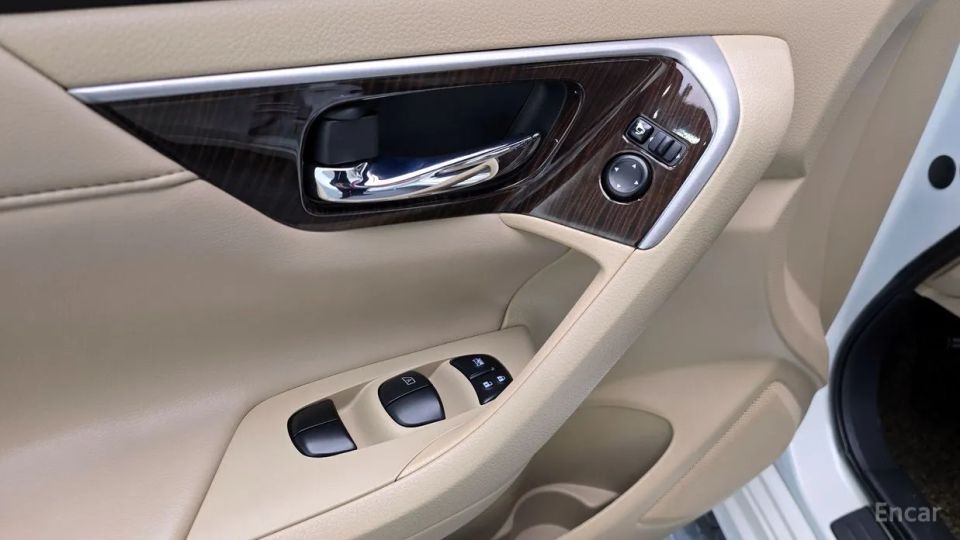 Nissan altima