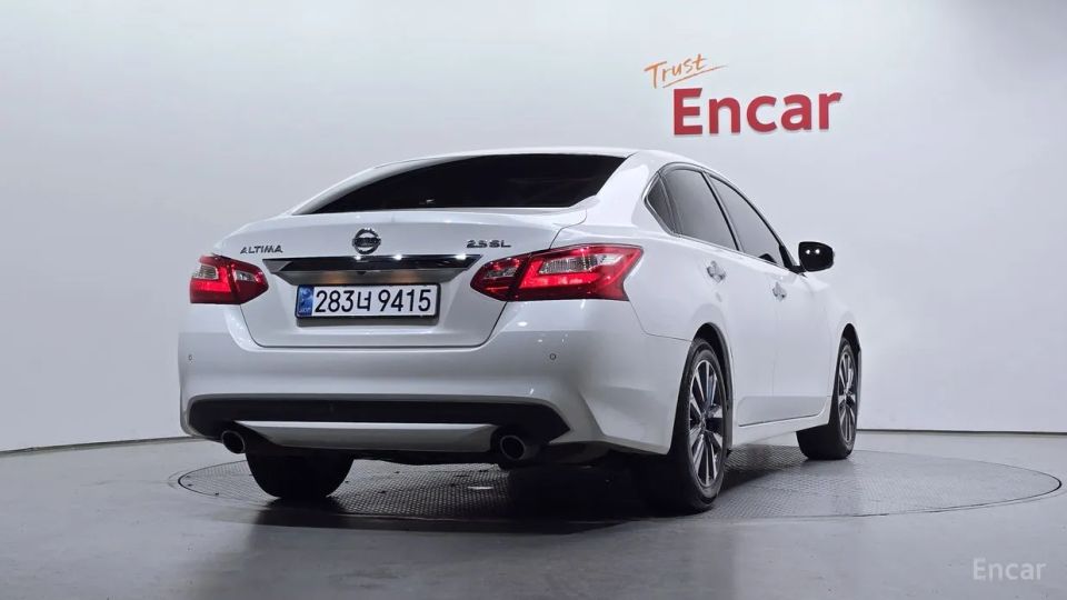 Nissan altima
