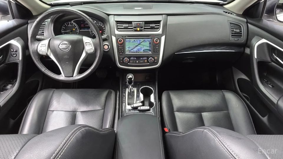 Nissan altima