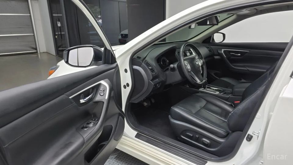 Nissan altima