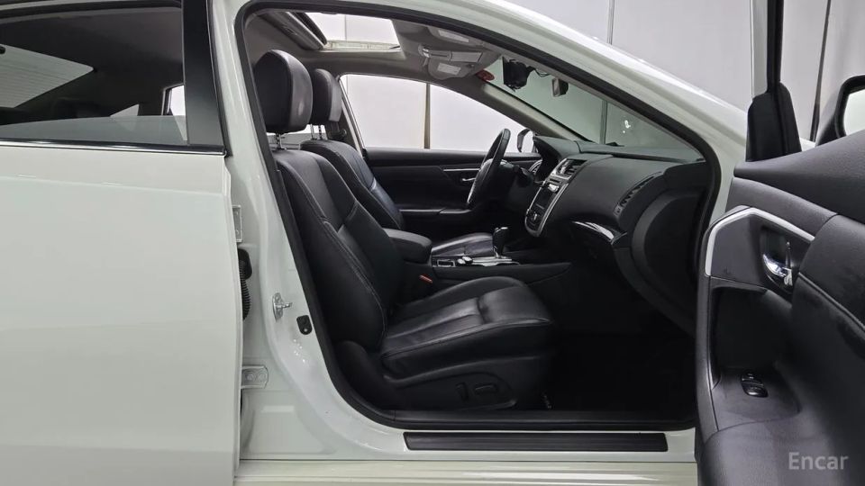Nissan altima