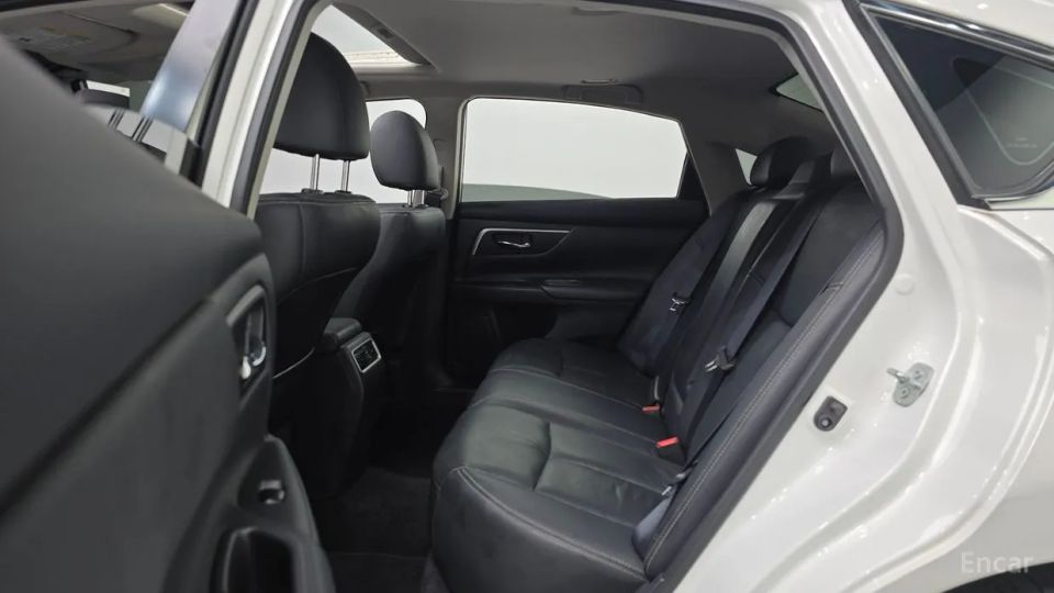Nissan altima