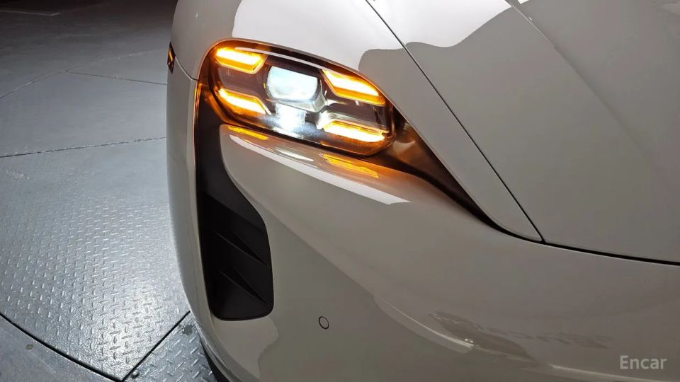 Porsche Taycan