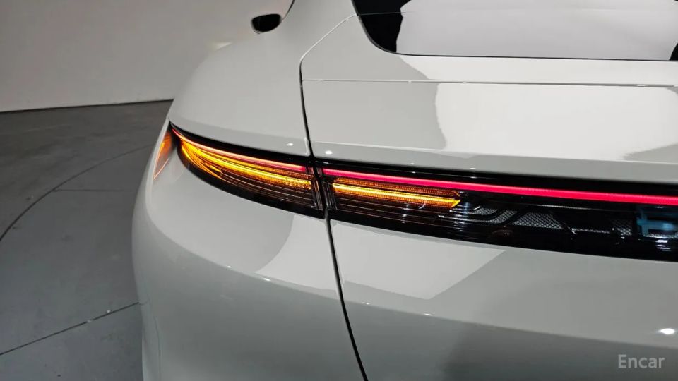 Porsche Taycan