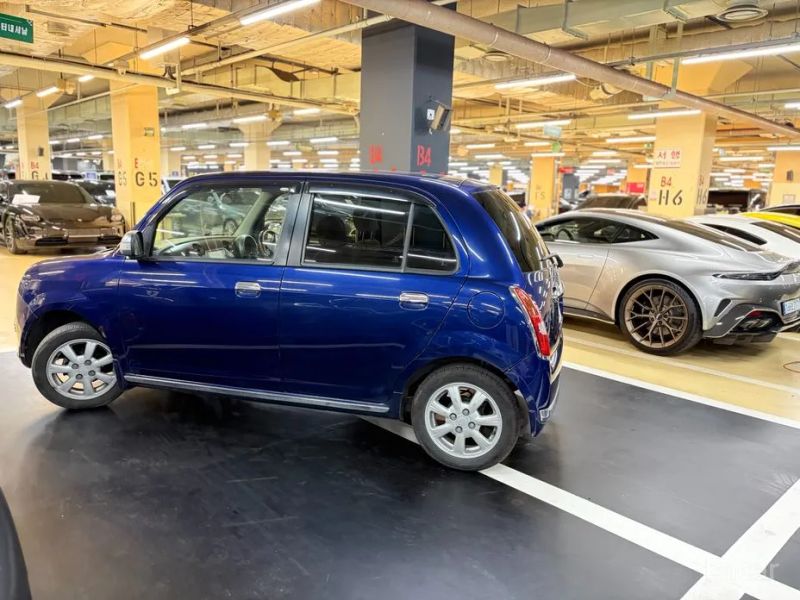 Daihatsu Mira Gino