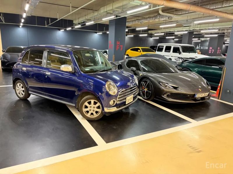 Daihatsu Mira Gino