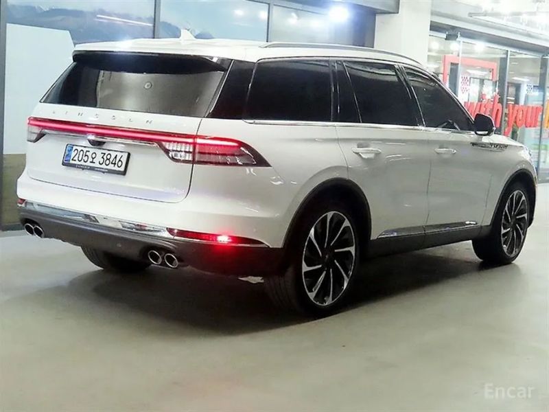 Lincoln Aviator