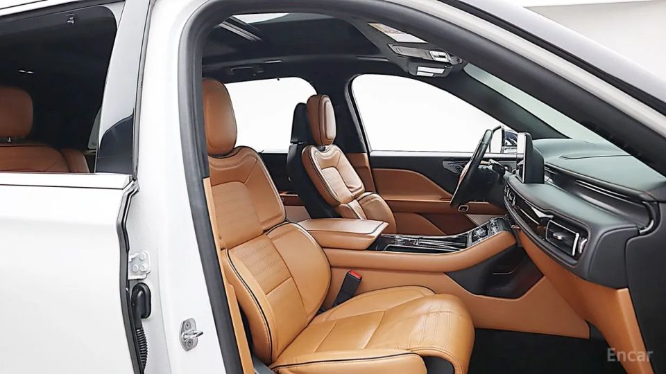 Lincoln Aviator