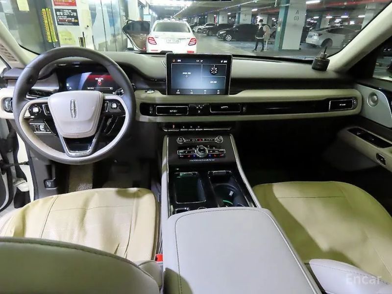 Lincoln Aviator