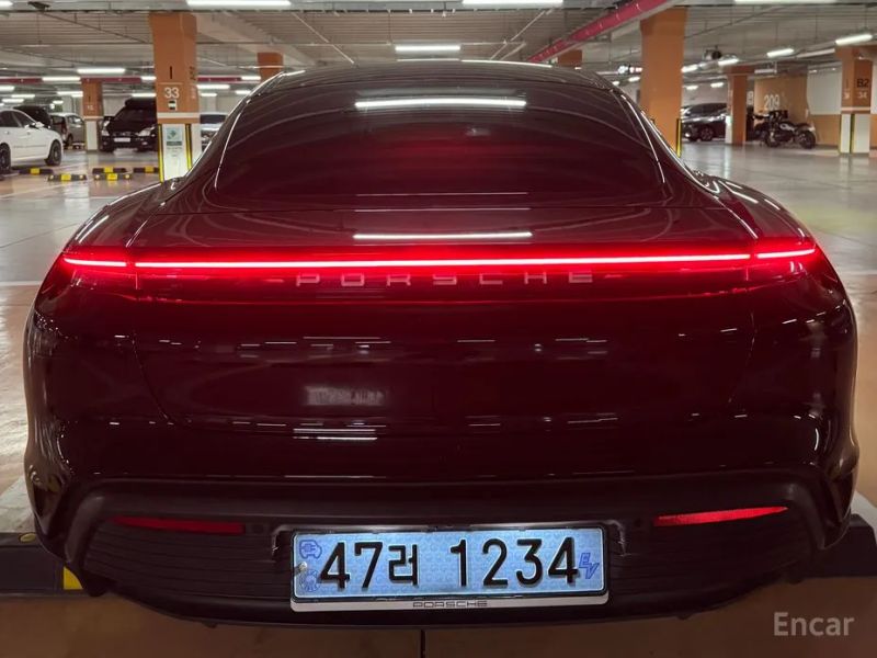 Porsche Taycan
