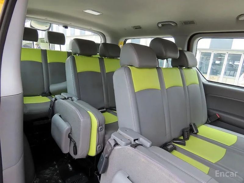Hyundai Starex