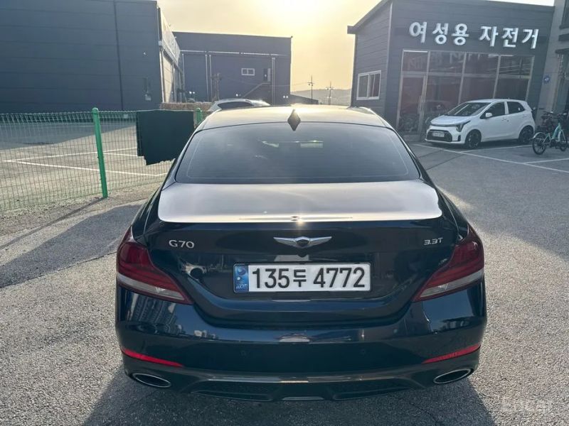 Genesis G70