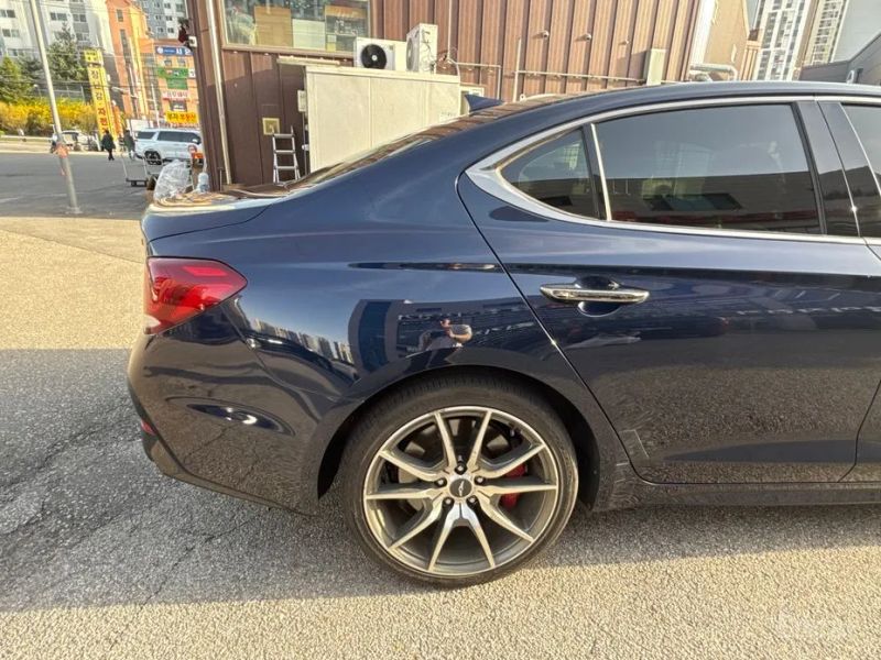 Genesis G70