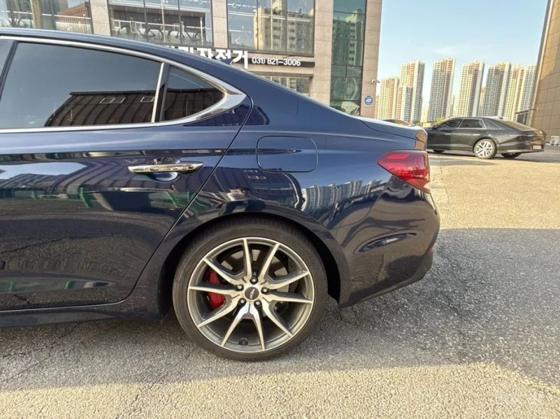 Genesis G70