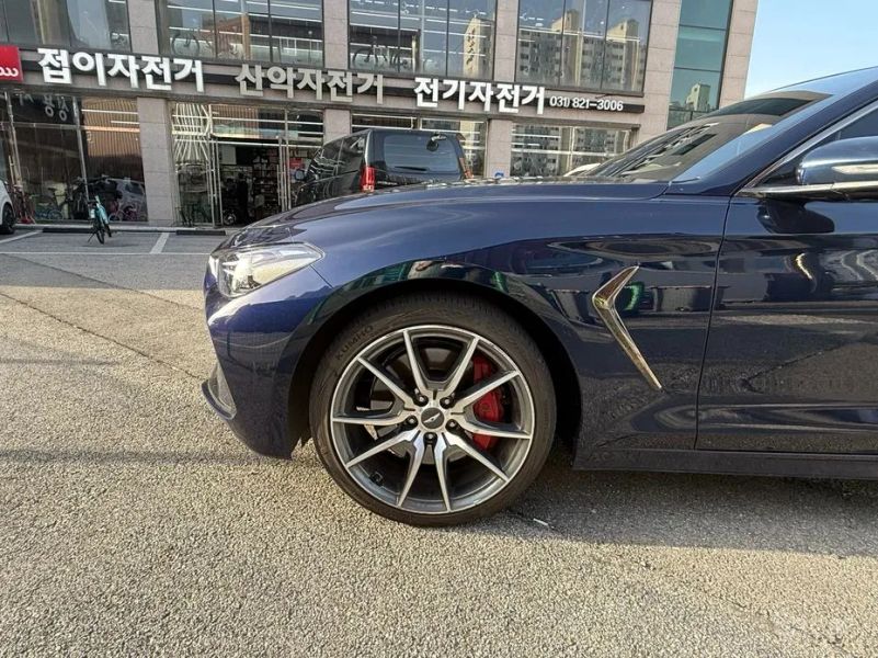Genesis G70