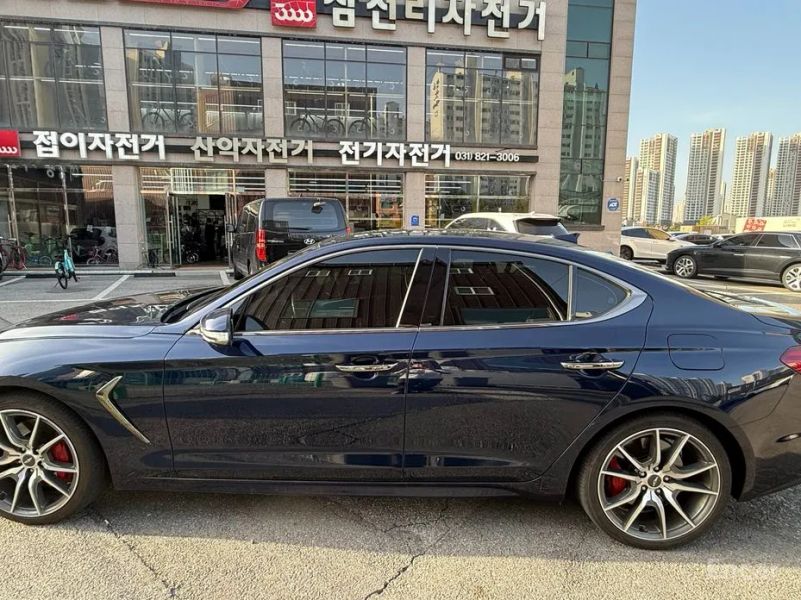 Genesis G70