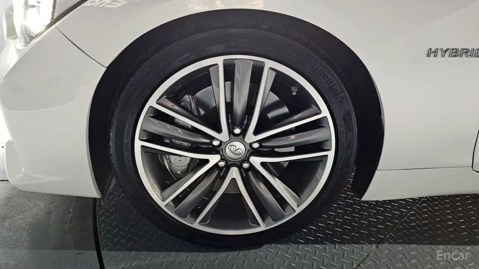 Infiniti Q50