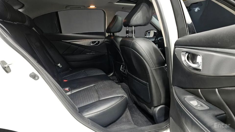 Infiniti Q50