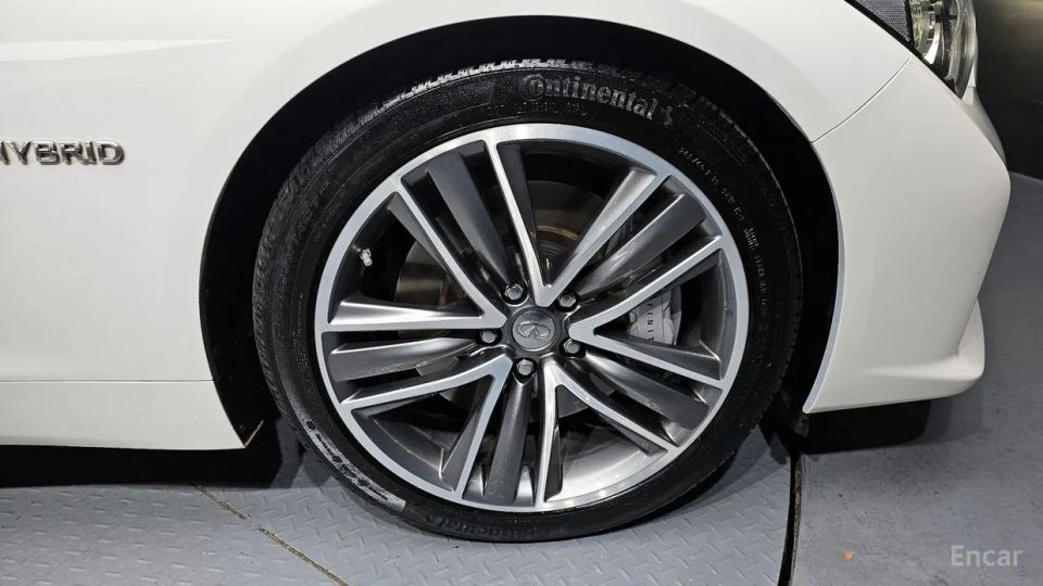 Infiniti Q50