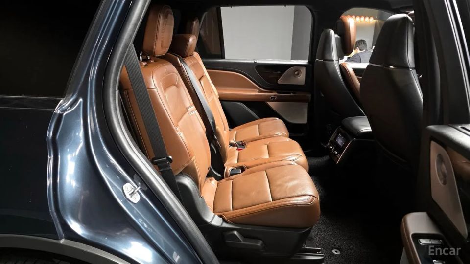 Lincoln Aviator