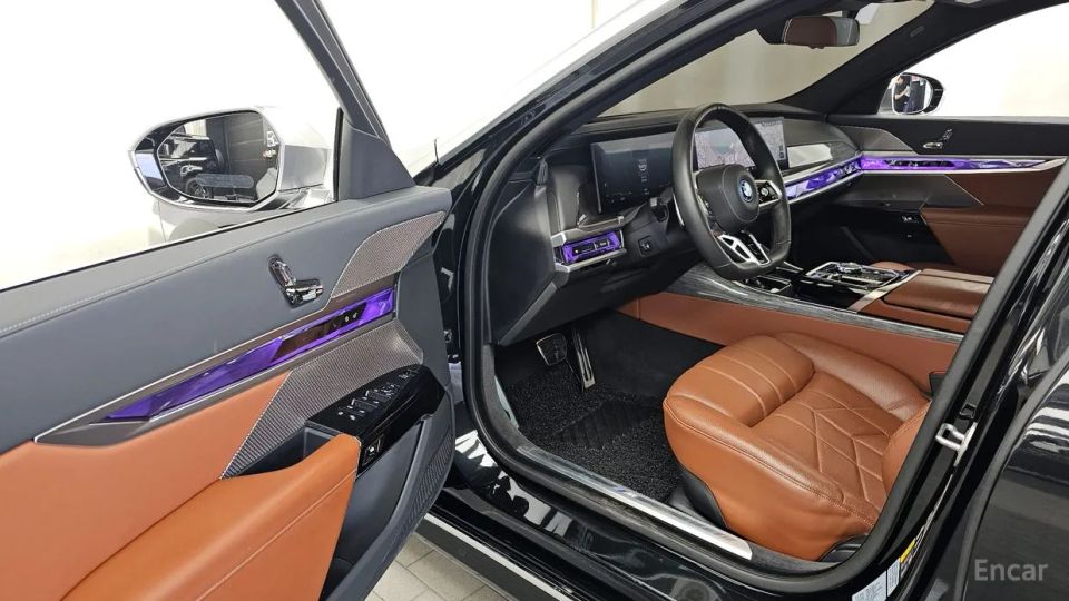BMW i7