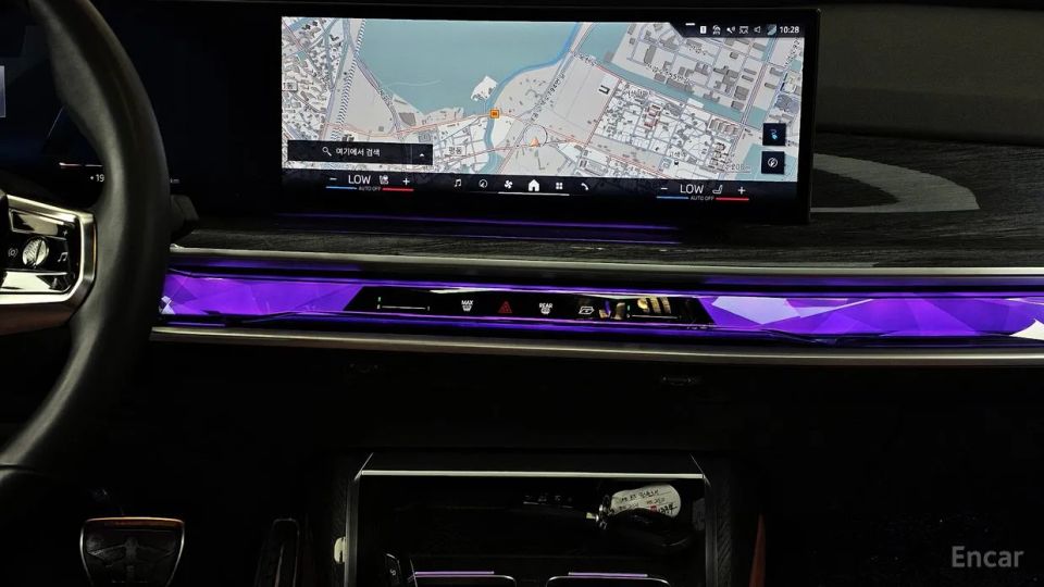 BMW i7