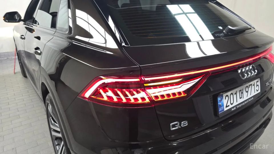 Audi Q8