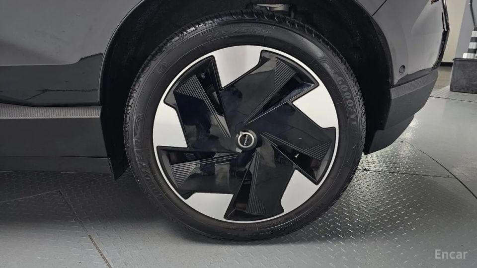 Volvo EX30