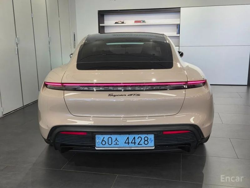 Porsche Taycan