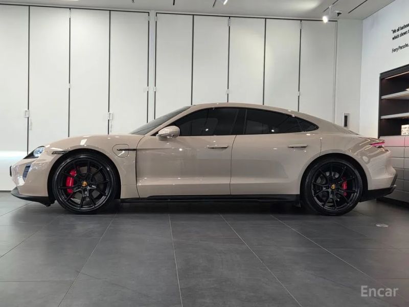 Porsche Taycan