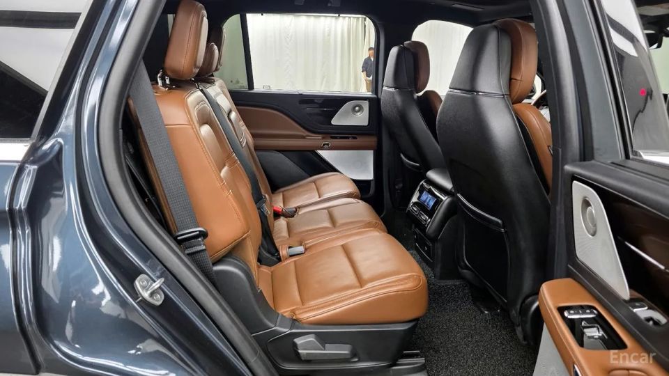 Lincoln Aviator