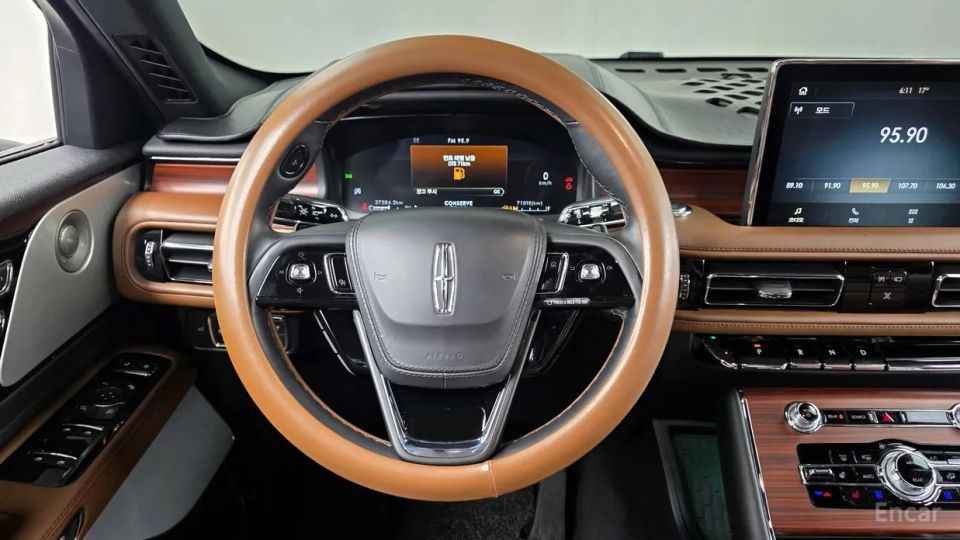 Lincoln Aviator