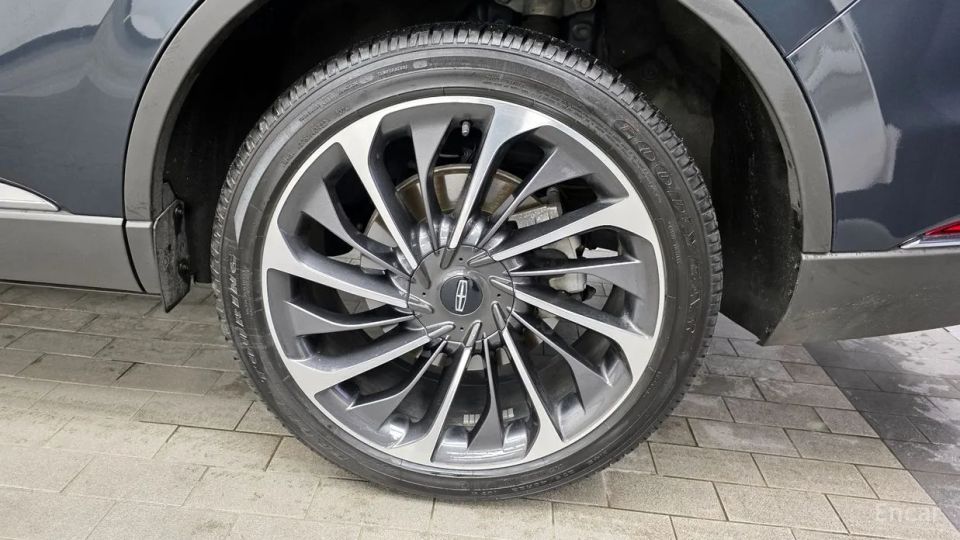 Lincoln Aviator