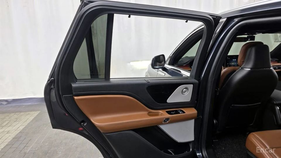 Lincoln Aviator